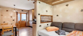 Apartment 'Sole Tra Le Cime - Trepalle' with Mountain View, Private Garden and Wi-Fi