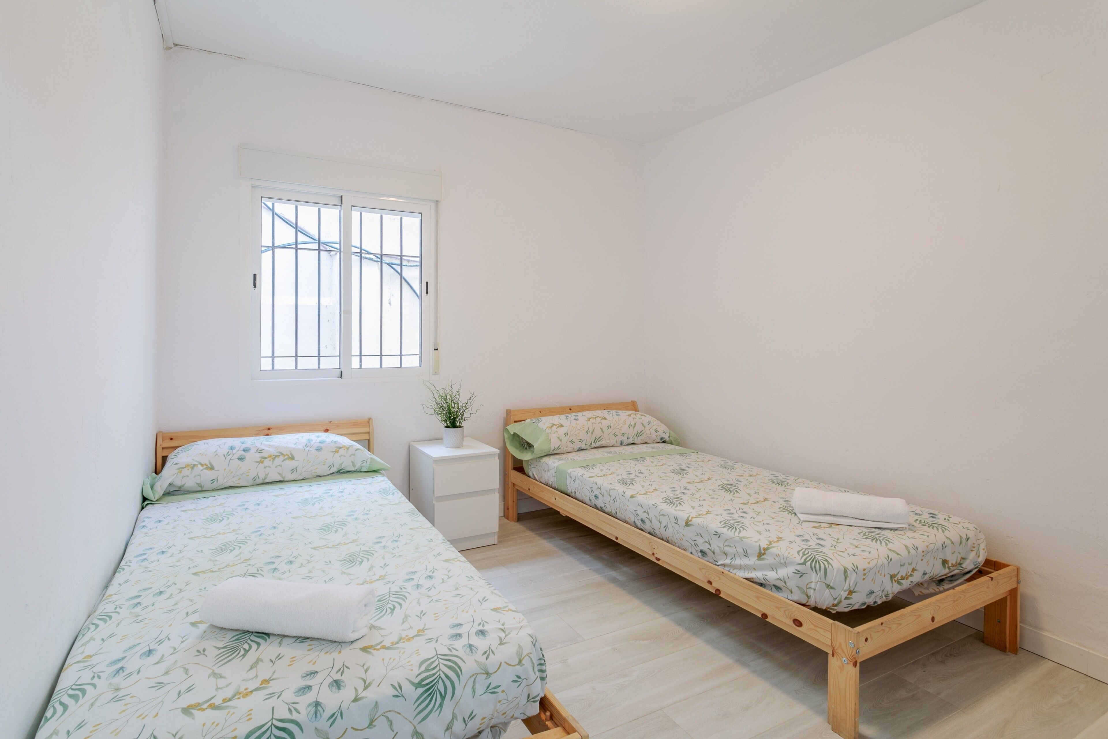 8 bedrooms, free WiFi, bed sheets