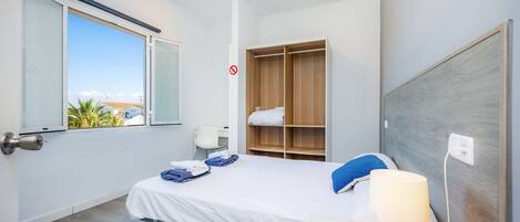 1 bedroom, free WiFi, bed sheets