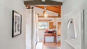 1 quarto, Wi-Fi de cortesia, roupa de cama