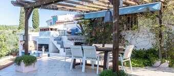 Country House 'Suite Premium En La Naturaleza' with Mountain View, Shared Pool and Wi-Fi