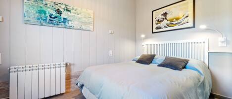 1 bedroom, free WiFi, bed sheets