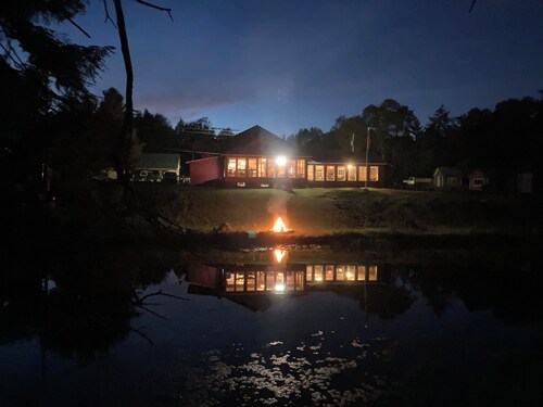 Adirondack Retreat w/Kayaks, Direct Snowmobiling & ATV, Trailer Parking, WiFi
