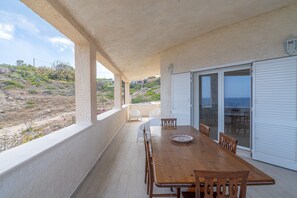 Outdoor dining - Apartment 'Sbarco Dei Turchi' with Sea View, Wi-Fi and Air Conditioning (Augusta)