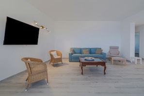 TV - Apartment 'Sbarco Dei Turchi' with Sea View, Wi-Fi and Air Conditioning (Augusta)