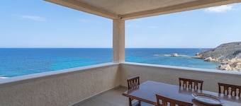 Apartment 'Sbarco Dei Turchi' with Sea View, Wi-Fi and Air Conditioning