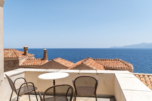 Holiday Home 'Casa Tradizionale Monemvasia' with Sea View, Wi-Fi and Air Conditioning