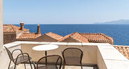 Holiday Home 'Casa Tradizionale Monemvasia' with Sea View, Wi-Fi and Air Conditioning