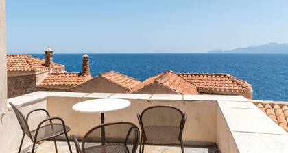 Holiday Home 'Casa Tradizionale Monemvasia' with Sea View, Wi-Fi and Air Conditioning