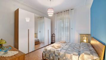 2 chambres, fer et planche Ă repasser, Wi-Fi gratuit, draps fournis