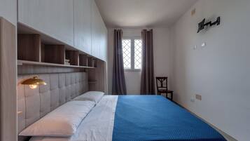 1 bedroom, free WiFi, bed sheets