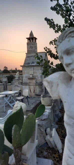 Exterior detail - Holiday Home 'Anghelos - Piromafu' with Shared Terrace, Air Conditioning, Garden & BBQ (LIZZANELLO)