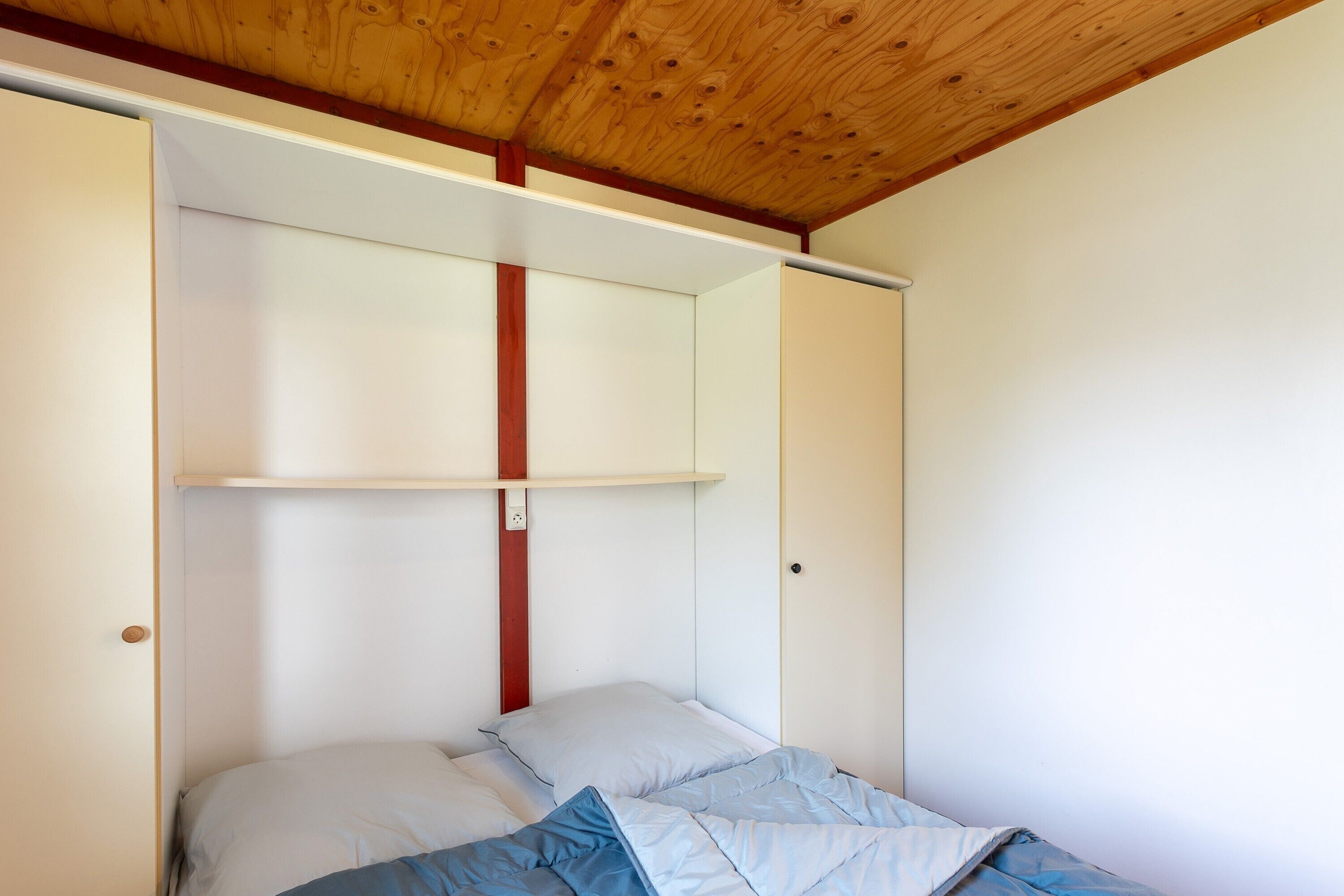 2 slaapkamers, een strijkplank/strijkijzer, beddengoed