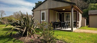 Chalet 'Standard 1' with Private Terrace and Shared Garden