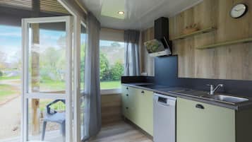 Réfrigérateur, micro-ondes, plaque de cuisson, lave-vaisselle