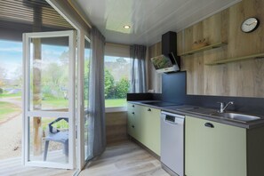 Geladeira, micro-ondas, cooktop, lava-louças