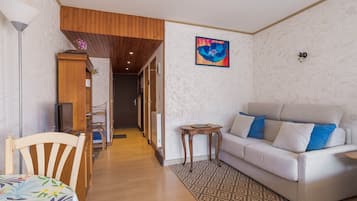 Tv, dvd-spelare och en stereo