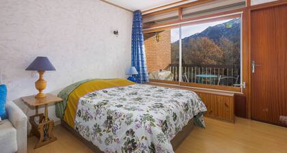 Appartement 'F1 Massif Du Canigou' avec vue sur montagne, jardin partagé et balcon