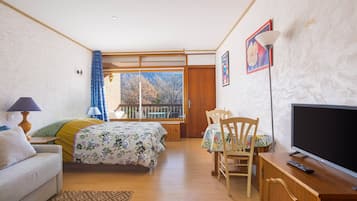 1 chambre, fer et planche Ă repasser, draps fournis