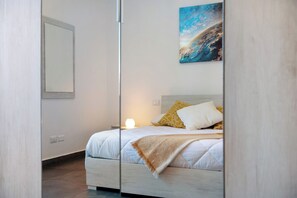 1 chambre, fer et planche à repasser, Wi-Fi gratuit, draps fournis