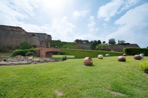 Property grounds - Apartment 'Casa Alba La Casa Delle Coccole' with Sea View, Wi-Fi and Air Conditioning (Savona)