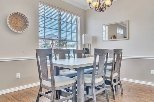 4-Bedroom, 4-Bath Condo in Charming College Station- 2.7 Miles From Campus