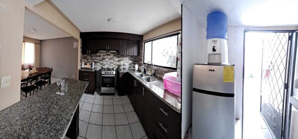 Mikrobølgeovn, ovn og kokeplater