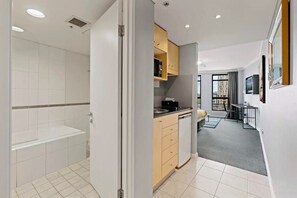 Iron/ironing board, WiFi, bed sheets - KozyGuru | Haymarket | Chic City Studio (Haymarket)