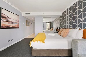 Iron/ironing board, WiFi, bed sheets - KozyGuru | Haymarket | Chic City Studio (Haymarket)