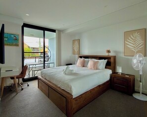 1 habitación, tabla de planchar con plancha, wifi y ropa de cama 