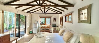 KozyGuru | Marrickville| Lovely Granny Flat Studio