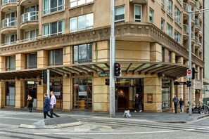 Exterior - KozyGuru | Sydney CBD | Stylish Studio (Sydney)