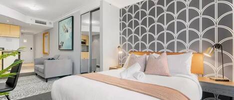 Iron/ironing board, WiFi, bed sheets