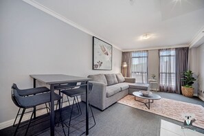 TV - KozyGuru | Sydney CBD | Sunny City 2 Bed Apt (Haymarket)