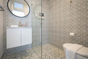 Hair dryer - Chic Studio D｜Oasis in the Heart of Darlinghurst (Darlinghurst)