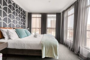 Iron/ironing board, WiFi, bed sheets