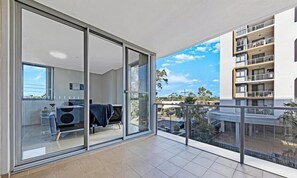 Terrace/patio - KozyGuru | Parramatta | Clean  APT (Parramatta)