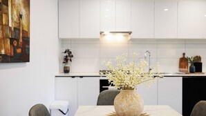 Dining - KozyGuru | Richmond | Cozy Unit and Parking near CBD (Cremorne)
