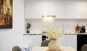 Dining - KozyGuru | Richmond | Cozy Unit and Parking near CBD (Cremorne)