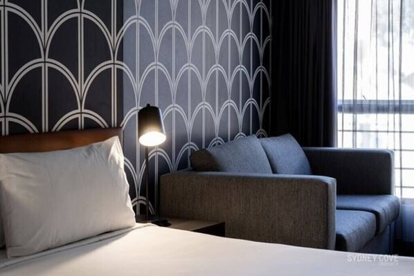 Iron/ironing board, WiFi, bed sheets, wheelchair access