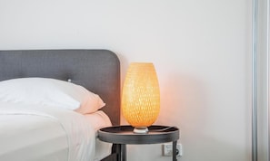 2 habitaciones, tabla de planchar con plancha, wifi y ropa de cama