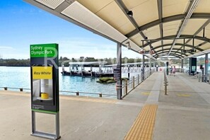 2 bedrooms, iron/ironing board, WiFi, bed sheets - KozyGuru | Wentworth Point | 2B APT+Free Parking (Wentworth Point)