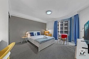 Iron/ironing board, WiFi, bed sheets