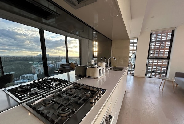Fridge, microwave, oven, stovetop