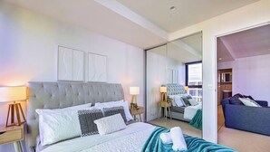 Room - KozyGuru | Abbotsford | Cosy 1Bed Apt (Abbotsford)