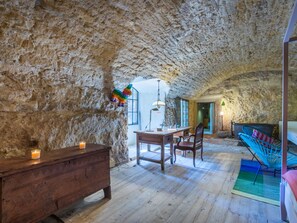 Interior - Il Laboratorio by Interhome (Trequanda)