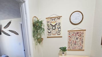 2 slaapkamers, een bureau, een strijkplank/strijkijzer, wifi