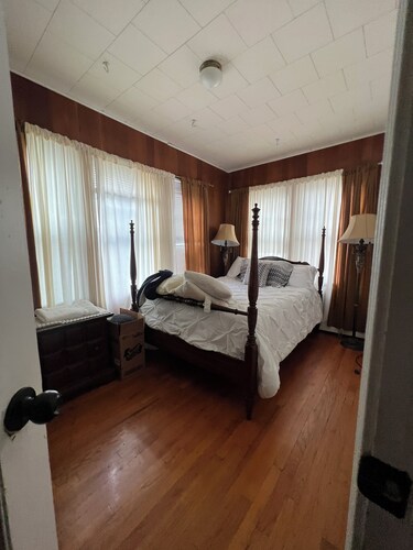 Charming 3-bedroom house with WiFi and AC in Hartford