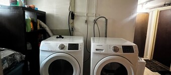 Charming 3-bedroom house with WiFi and AC in Hartford