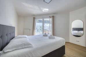 Free WiFi, bed sheets, wheelchair access